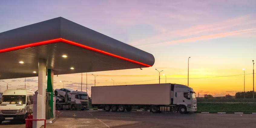 Kultowa marka motorsportu pojawi się w Polsce. Amerykańska sieć stacji Gulf zadebiutuje jeszcze w 2026 roku