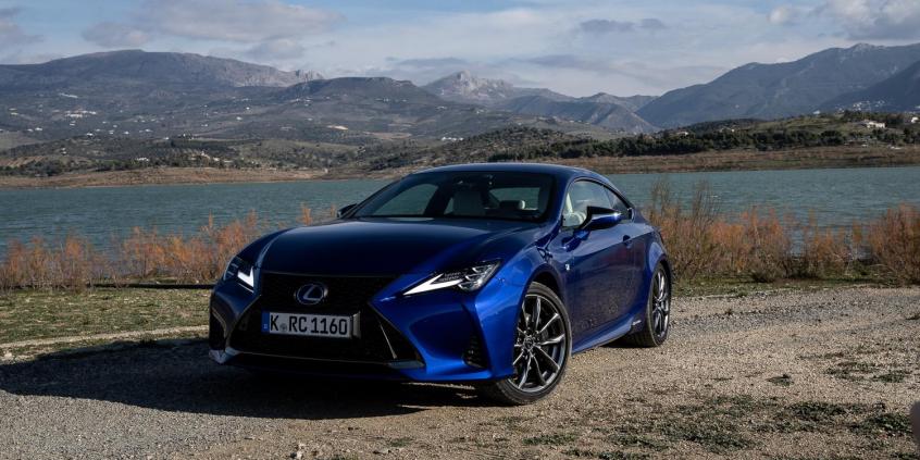 Lexus nie żartuje. To koniec konwencjonalnych silników? Nowy Lexus ES 300h i RC 300h