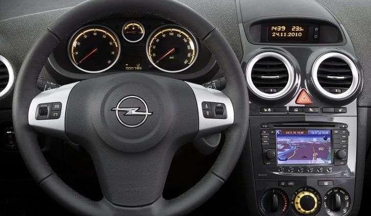 Opel Corsa zmienia twarz