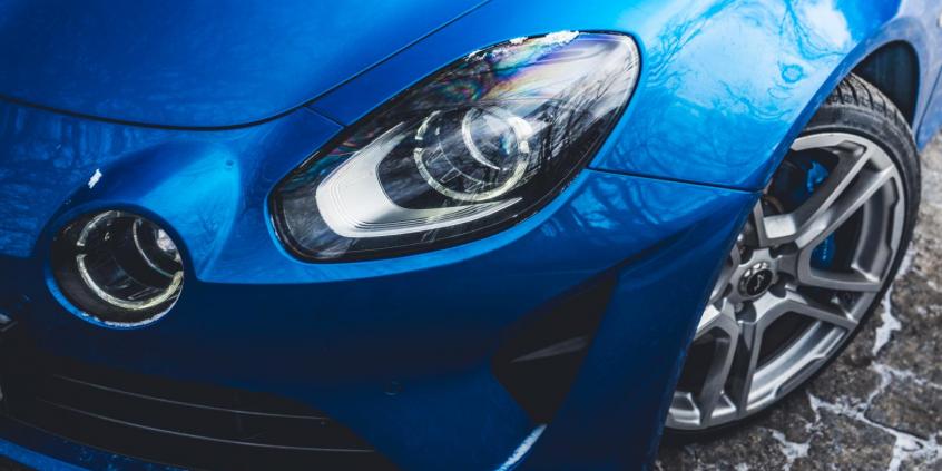 Alpine A110 – wygląda jak zabawka. Czy nią jest?