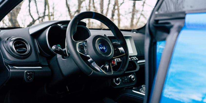 Alpine A110 – wygląda jak zabawka. Czy nią jest?