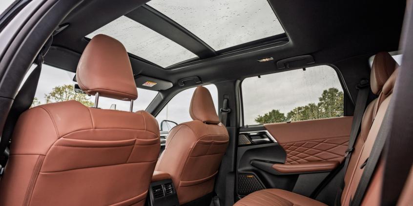 Mitsubishi Outlander PHEV Instyle Plus to herezja w świecie downsizingu. Za to go lubię