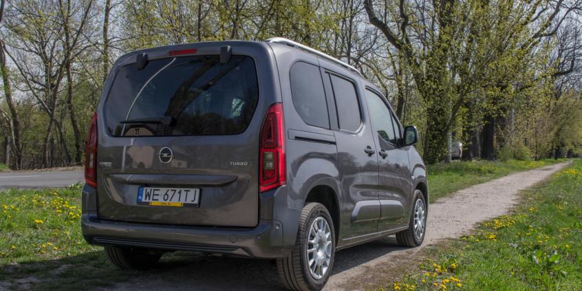 Opel Combo Life kontra Peugeot Rifter – starcie kombivanów!