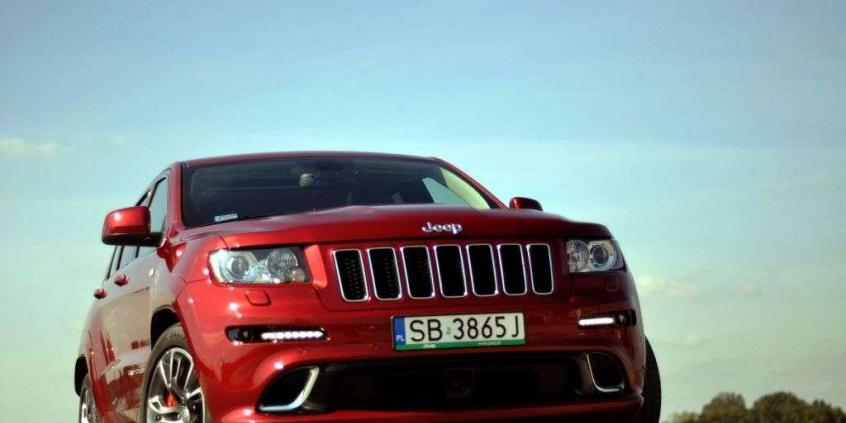 Jeep Grand Cherokee SRT8 - nic nie udaje