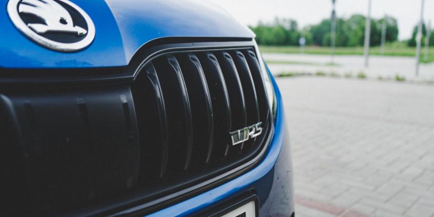 Skoda Octavia RS. To auto nie skręca zbyt mocno