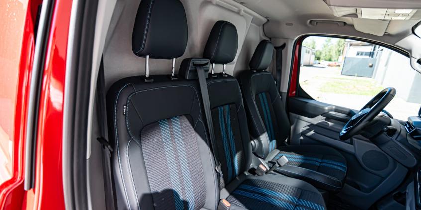 Test: Ford Transit Custom Van L1 PHEV Sport. Hybrydowy dostawczak to już nie fanaberia a wybór z rozsądku