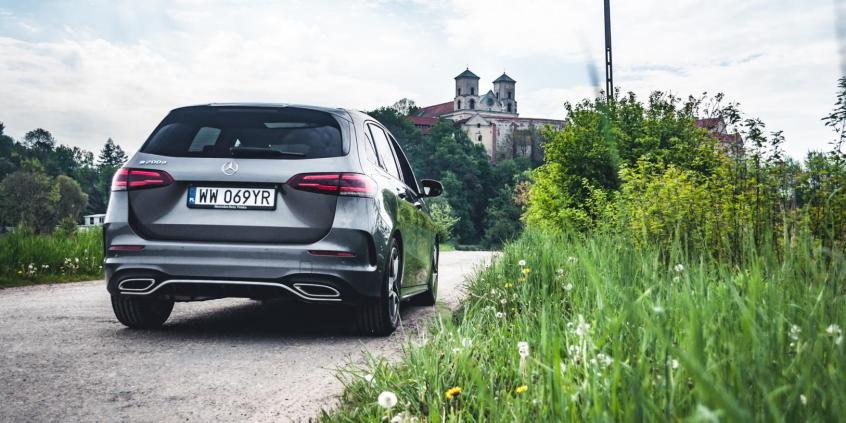 Mercedes Klasa B. Moment... ale czym on się różni od hatchbacka?