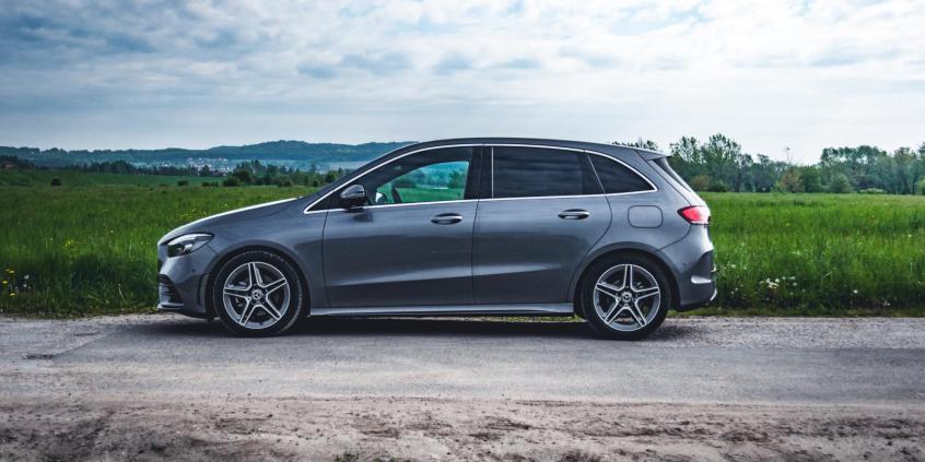 Mercedes Klasa B. Moment... ale czym on się różni od hatchbacka?