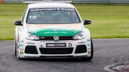 Mistrzowskie emocje w mistrzowskiej obsadzie, czyli wielki finał Volkswagen Castrol Cup 2014 na Torze Poznań