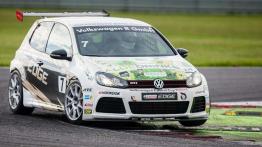 Mistrzowskie emocje w mistrzowskiej obsadzie, czyli wielki finał Volkswagen Castrol Cup 2014 na Torze Poznań