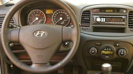 Hyundai Accent Sedan - kokpit