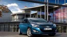 Hyundai i40 sedan - widok z przodu
