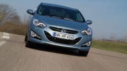 Hyundai i40 sedan - widok z przodu
