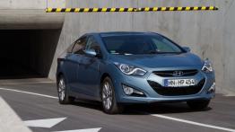 Hyundai i40 sedan - widok z przodu