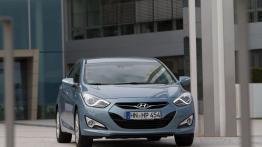 Hyundai i40 sedan - widok z przodu
