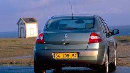 Renault Megane Sedan - tył - reflektory wyłączone