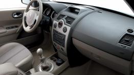 Renault Megane Sedan - pełny panel przedni