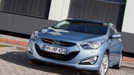Hyundai i40 sedan - widok z przodu