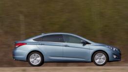 Hyundai i40 sedan - prawy bok