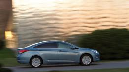 Hyundai i40 sedan - prawy bok