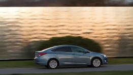 Hyundai i40 sedan - prawy bok