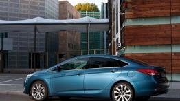 Hyundai i40 sedan - lewy bok
