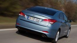 Hyundai i40 sedan - widok z tyłu