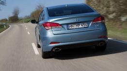Hyundai i40 sedan - widok z tyłu
