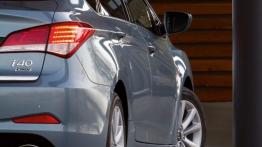 Hyundai i40 sedan - prawy tylny reflektor - włączony