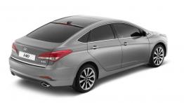 Hundai i40 sedan - widok z tyłu