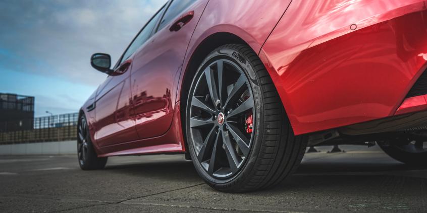 Co mówią opony o samochodzie używanym?