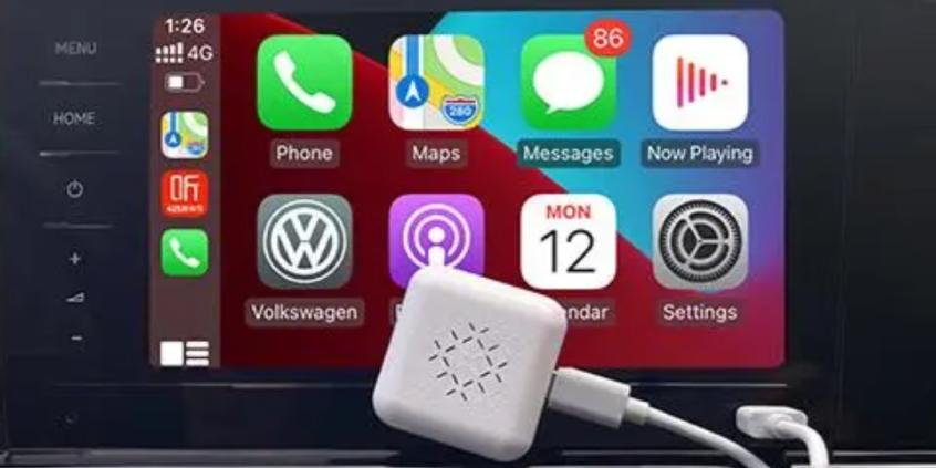 Carlinkit U2W Mini eliminuje kable w aucie. Mały gadżet, duża zmiana