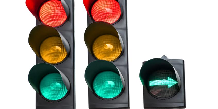 Kamery Red Light i zielona strzałka. Kiedy naprawdę dostaniesz mandat?
