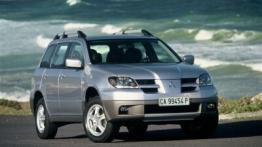 Mitsubishi Outlander - widok z przodu
