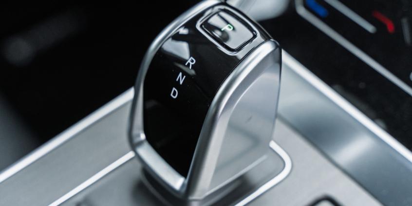 Jak działa samochód hybrydowy ze skrzynią DHT? Zalety i wady tego rozwiązania