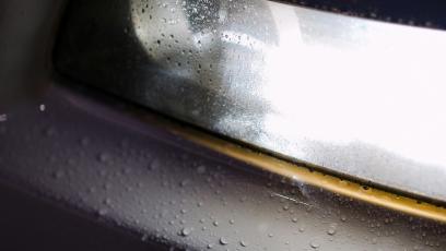 Polerowanie lamp domowym sposobem: Poradnik krok po kroku. Czy to trwałe rozwiązanie?