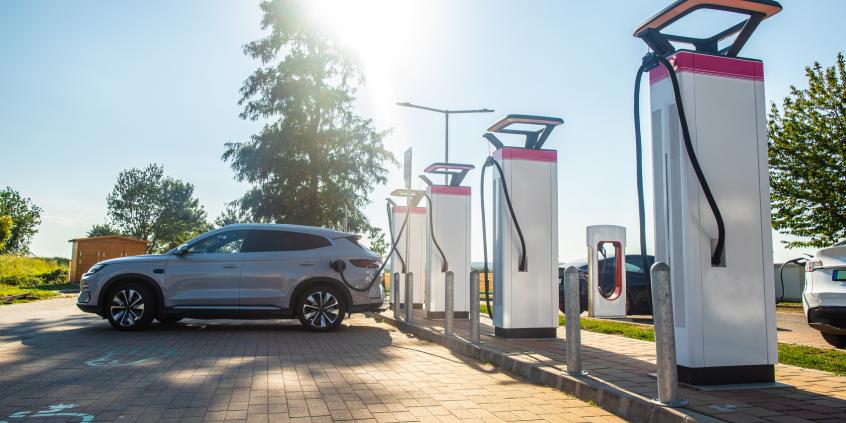 3,2 mln elektryków z europejskich fabryk. Mimo to Chiny są o 30 proc. tańsze