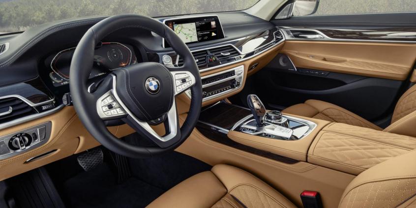 BMW Seria 7 po faceliftingu, czyli DUŻE zmiany i... jeden problem