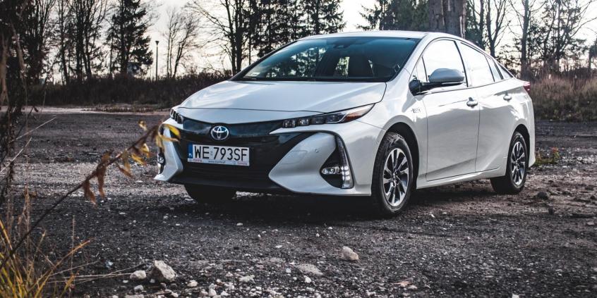 Samochody elektryczne – nie wszystkie takie same. Oznaczenia już bez tajemnic