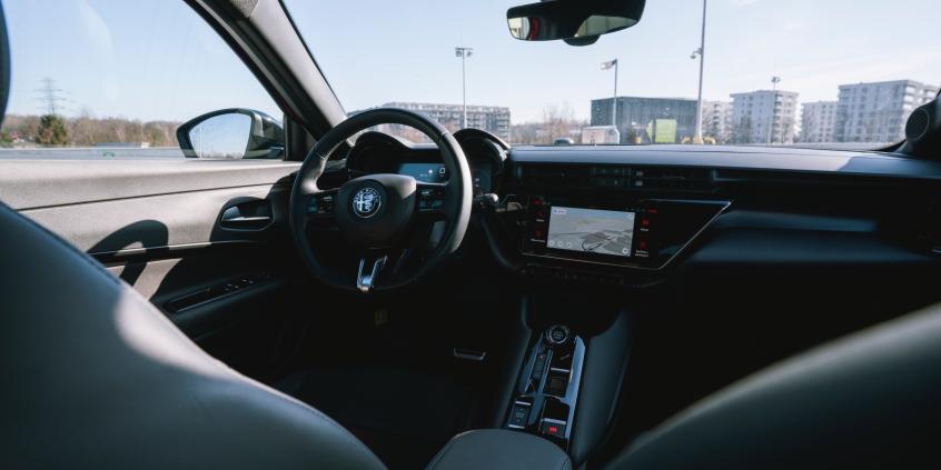 Alfa Romeo Junior Ibrida Q4 miała być wyjątkowa, a wyszło jak zawsze