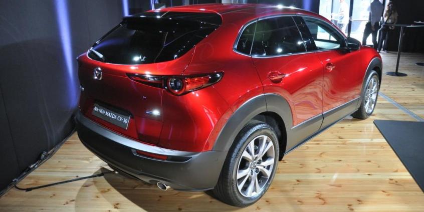 Mazda CX-30 – europejski szyk i dwa razy SkyActiv. Japoński crossover odkrywa karty