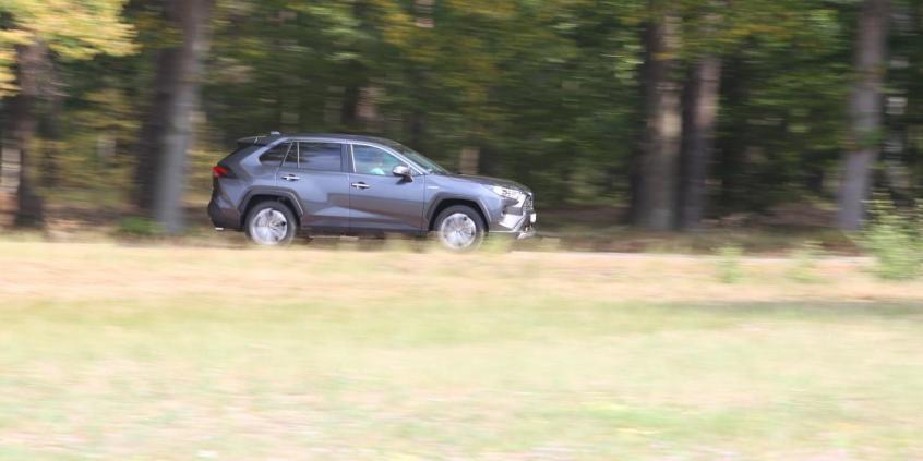 Toyota RAV4 AWD-i Hybrid – czy napęd ma jeszcze znaczenie?