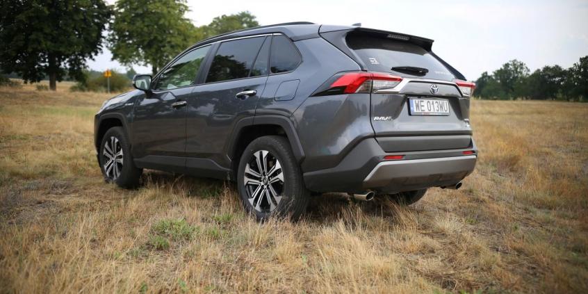 Toyota RAV4 AWD-i Hybrid – czy napęd ma jeszcze znaczenie?