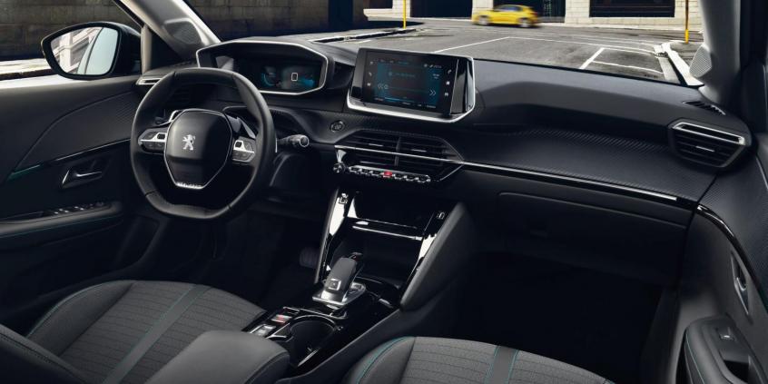 Peugeot e-208 debiutuje w Polsce i... zagraża Corsie