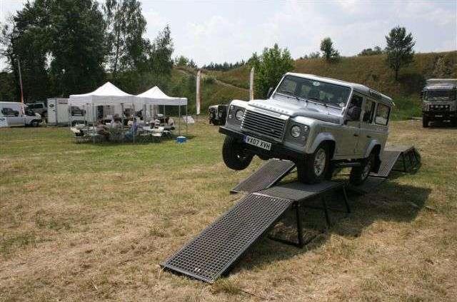 Nowy Land Rover Defender 2007