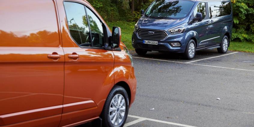 Nowy Ford Transit i Tourneo PHEV / MHEV – czy hybryda da Ci zarobić?