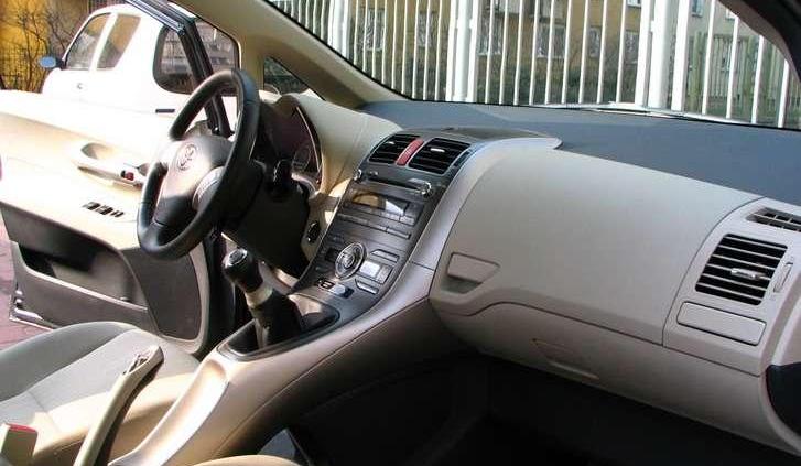 Toyota Auris - godny następca Corolli?