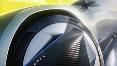 Opel nie rezygnuje z kombi. STX Concept zapowiada Astrę nowej generacji