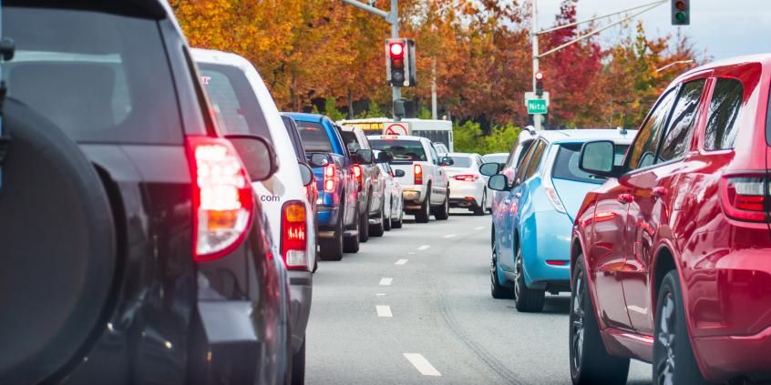 Nowe auta, nowe zagrożenia i stare problemy. Co ważnego wydarzyło się w weekend w motoryzacji?