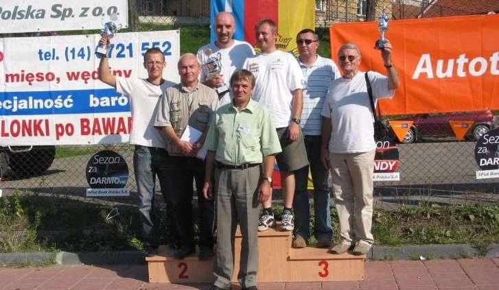 Dziennikarze &#8211; rajdowcy na Pogórzu Karpackim